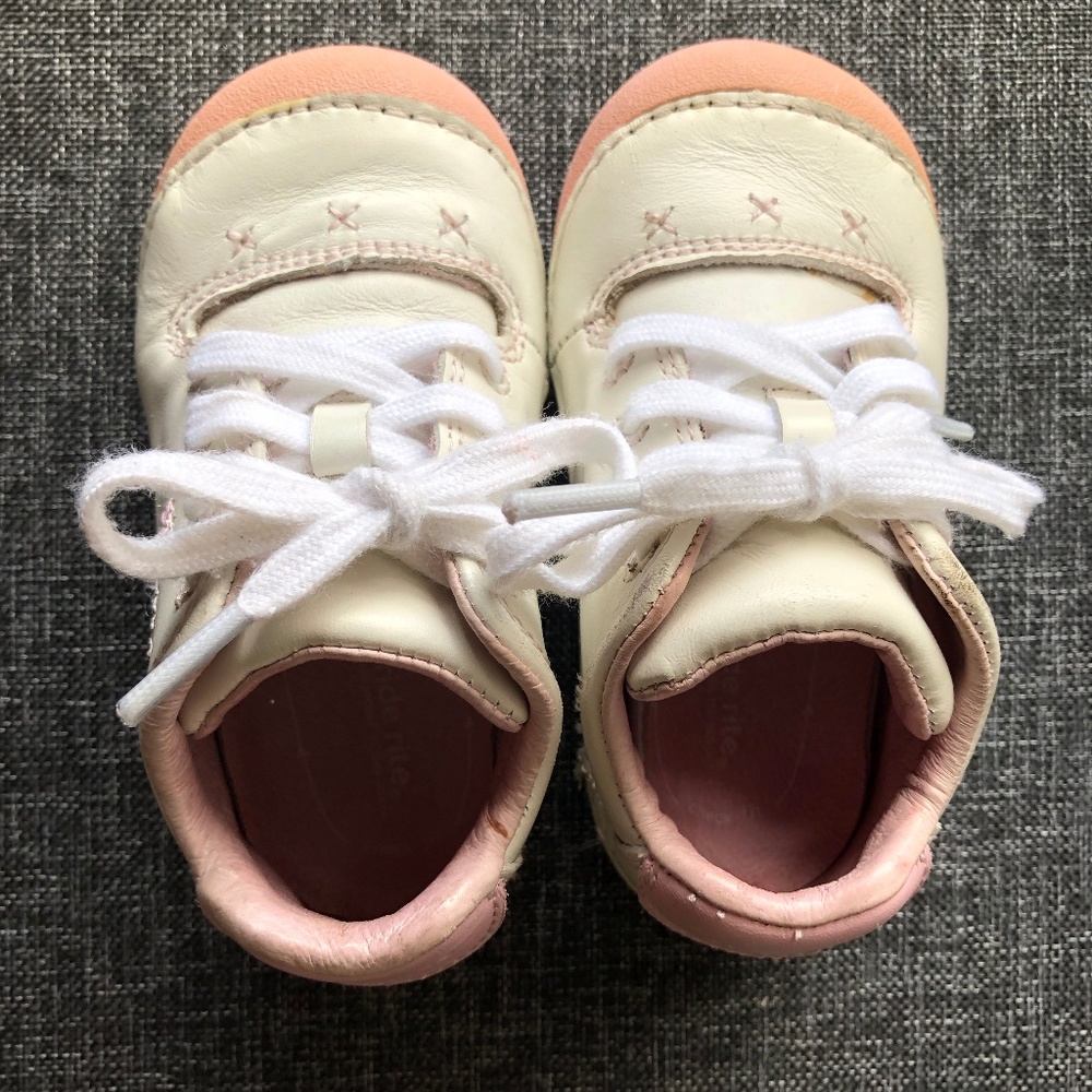 Stride Rite girl white/pink sneakers Size 6M
